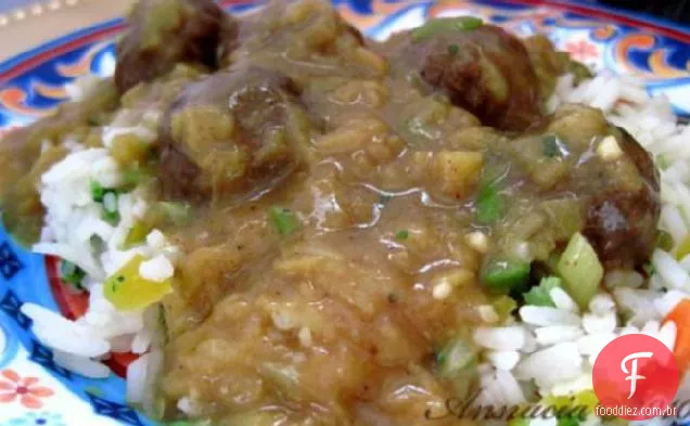 Almôndegas Dinamarquesas em molho de Curry (Boller I Karry)