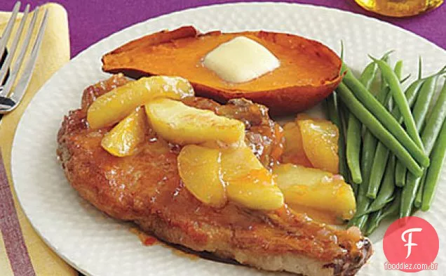 Costeletas de porco com maçãs