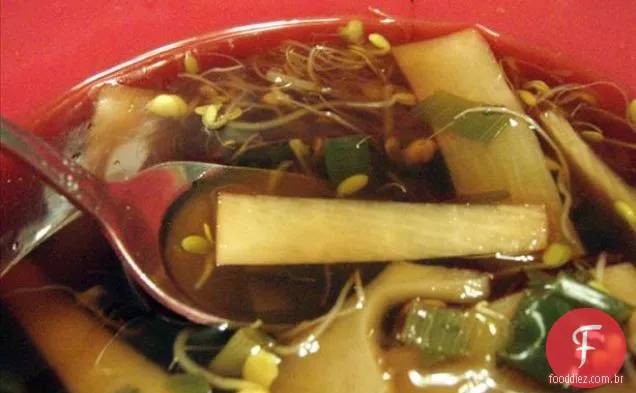Sopa Oriental Clara