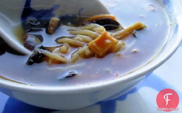 Sopa quente e azeda chinesa
