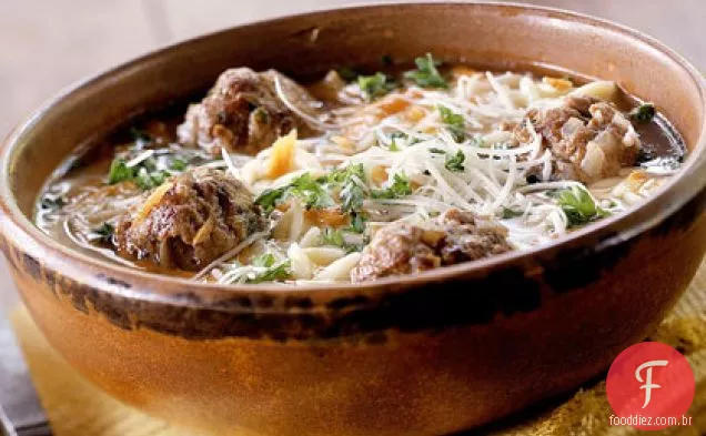 Polpette e Orzo em caldo