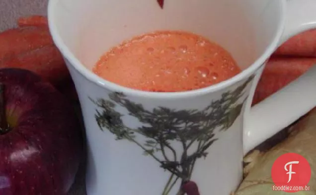 Suco de maçã, cenoura e gengibre