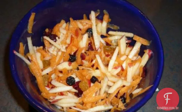 Salada de cenoura e passas de maçã