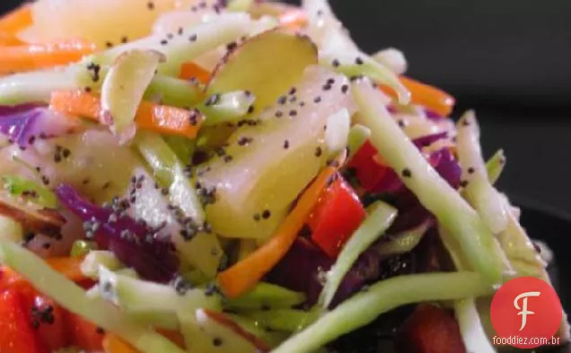 Salada De Frango Com Vinagrete De Sementes De Papoula De Abacaxi