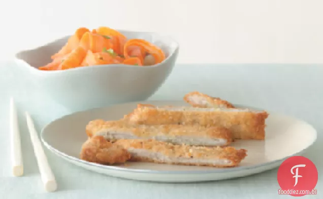 Katsu de porco com picles rápidos de cenoura