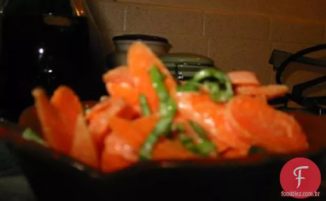 Salada De Cenoura Marinada Com Gengibre E Óleo De Gergelim
