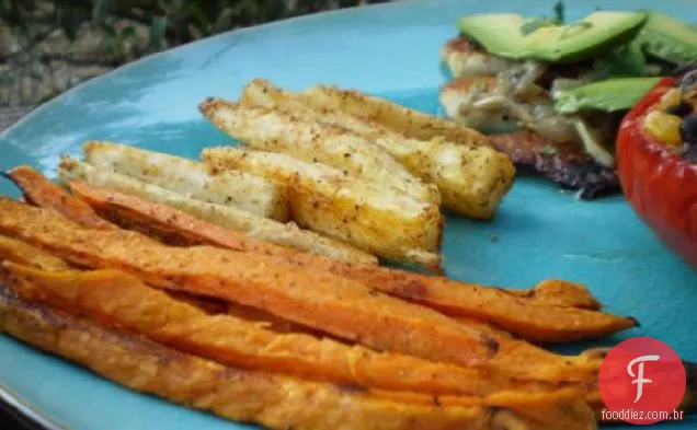 Batata doce e batatas fritas no forno Yuca