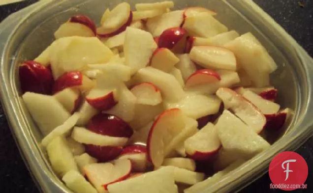 Daikon em conserva e rabanetes vermelhos com gengibre