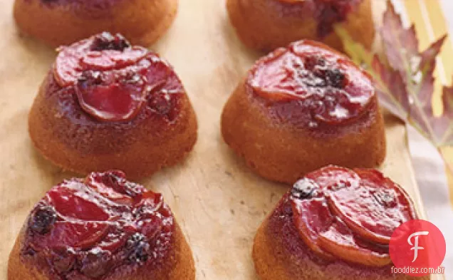 Mini Pear e Blueberry Spice Cakes