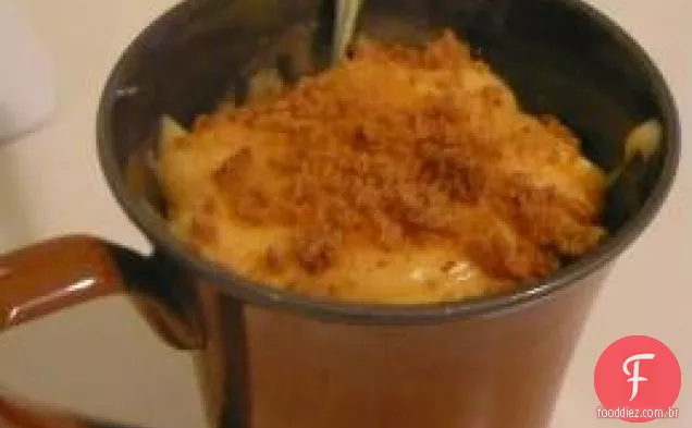 Bolo de café de Pêra com cobertura de Trituração De Noz-pecã de gengibre