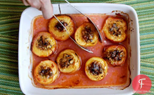 Nectarinas assadas com pistache e receita de gengibre fresco
