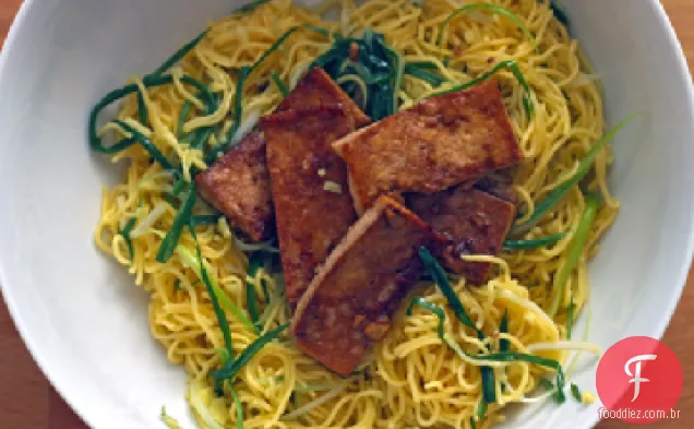 Macarrão de gengibre-cebolinha de Momofuku com Tofu