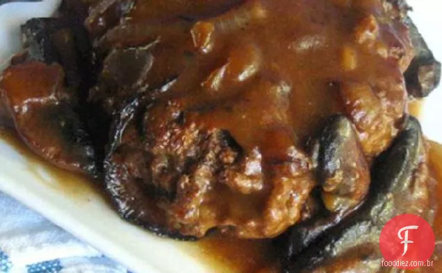 Bife Salisbury Com Molho De Cogumelos