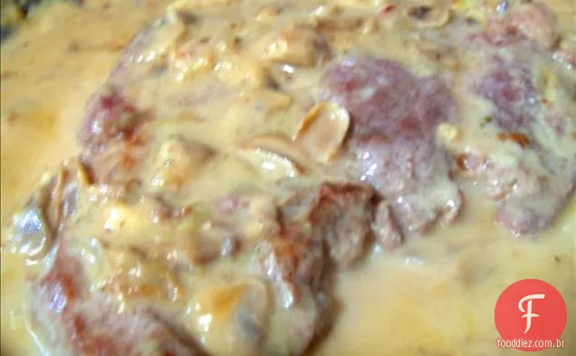 Bife Frigideira Com Molho De Cogumelos