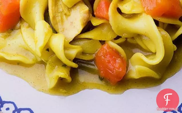 Frango Desfiado Com Macarrão