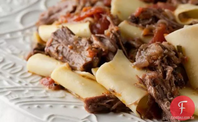 Costelas Curtas Trituradas Com Pappardelle