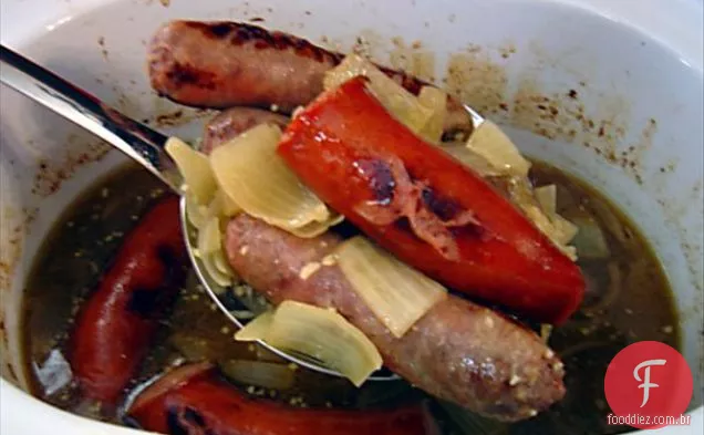 Bifes caramelizados com topo de cebola com molho cremoso de rábano