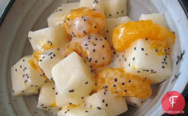 Salada Jicama De Mandarina Com Molho De Sementes De Papoula