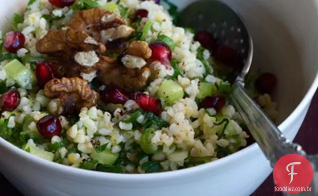 Salada Rachada Do Trigo, Da Noz E Da Romã