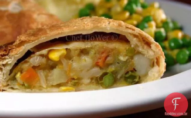 Deliciosos pastéis vegetarianos e de queijo