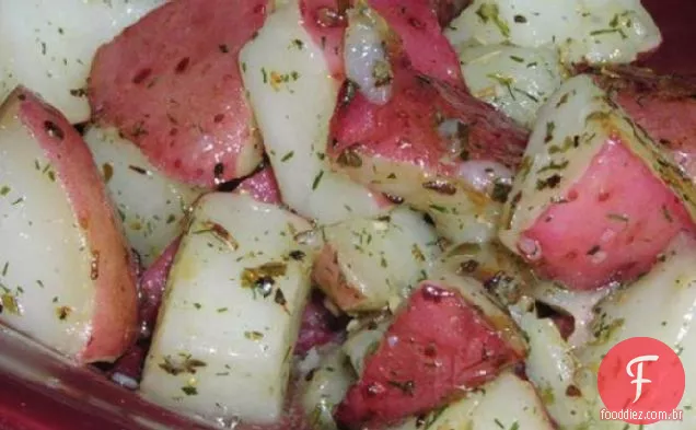 Batatas grelhadas com limão e alho