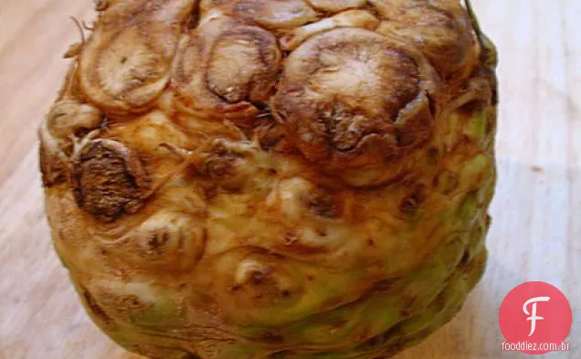 Sopa de lentilha francesa com vermute com duas Celeries