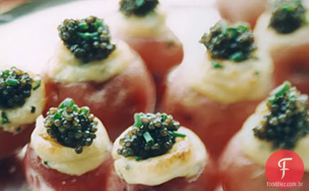 Batatas cozidas duas vezes com Caviar