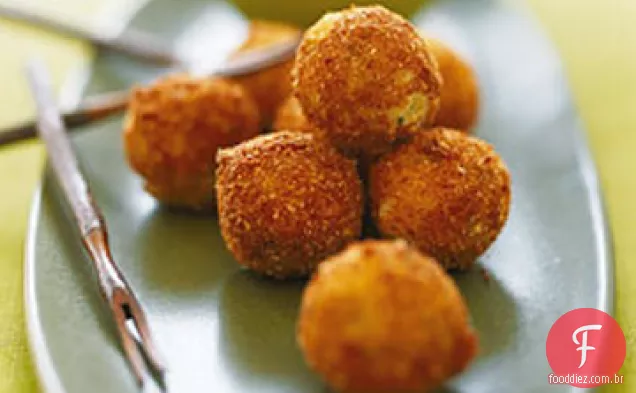 Croquetas de batata com açafrão Alioli