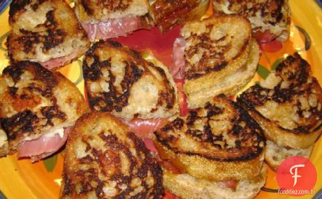 Sanduíches de Brie e Figo grelhados com batatas fritas