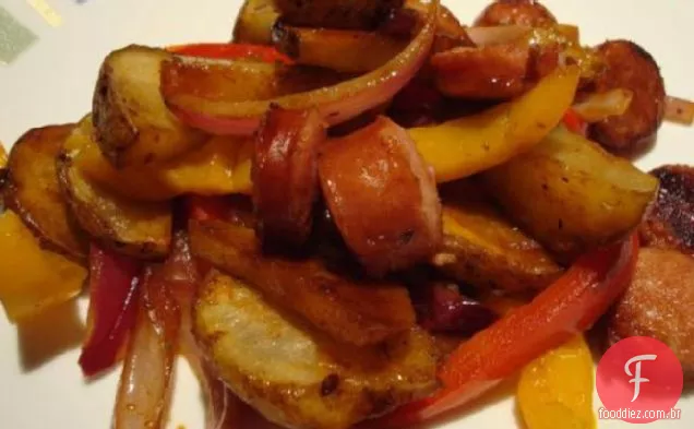 Bratwurst-Batata Frigideira Jantar