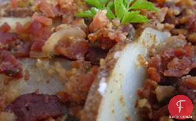 Batatas fatiadas com Bacon e salsa