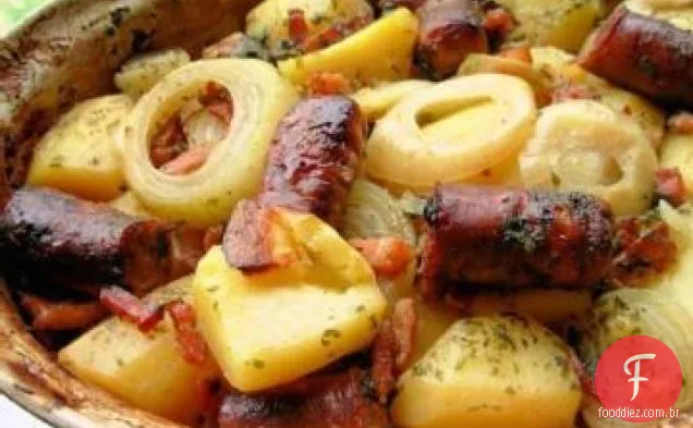 Dublin Coddle-salsicha irlandesa, Bacon, cebola e batata Hotpot