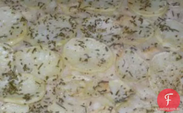 Focaccia simples de batata e alecrim