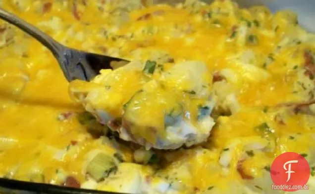 Caçarola de ovo de batata A La Salada de batata quente
