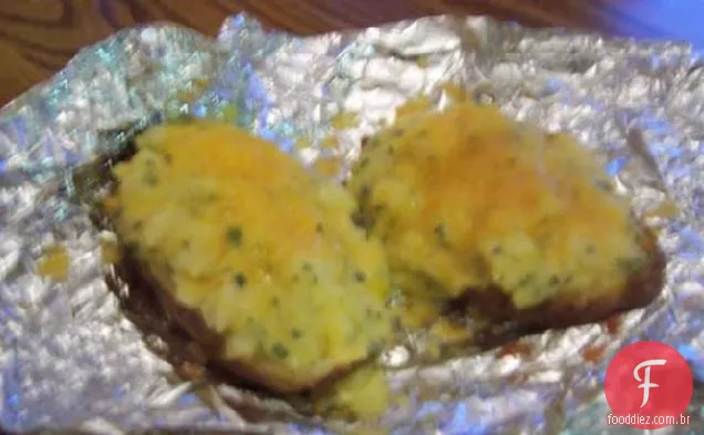 Dois para uma casca de batata e caçarola para dois