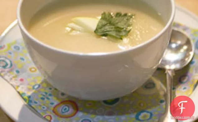 Raiz De Aipo E Gengibre Sopa De Maçã Dourada