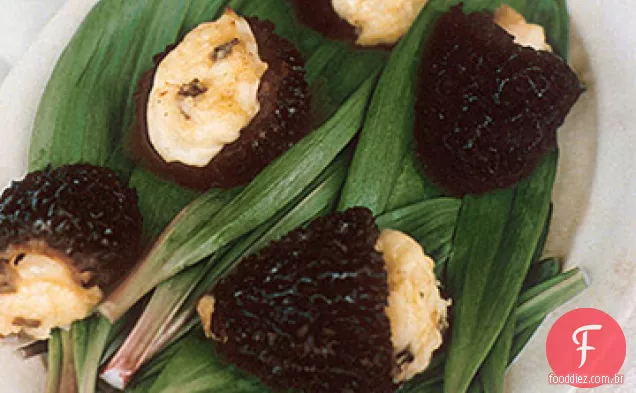 Morels recheados com purê de batatas cremosas