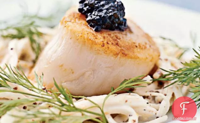 Vieiras Com Salada De Raiz De Aipo
