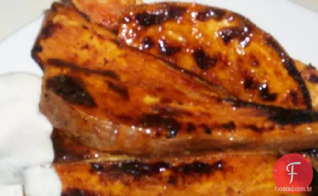 Batata doce assada e fatias de Chile