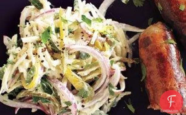 Salsicha Italiana Com Slaw De Raiz De Aipo