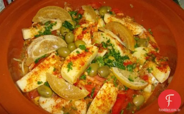 Tajine de frango com limão preservado e azeitonas
