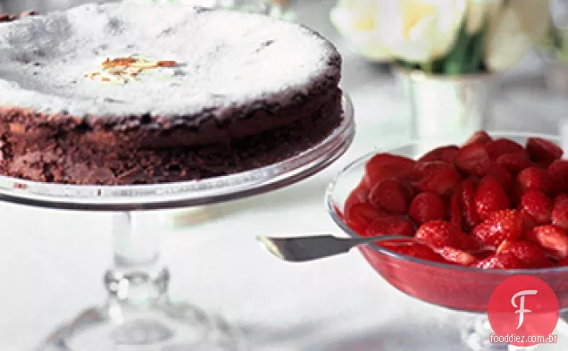 Bolo de amêndoa de chocolate de Helen Nash