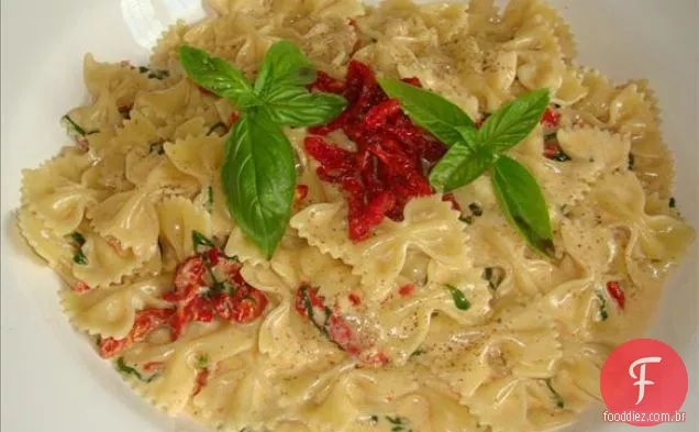 Salada Tomate-Gravata Borboleta