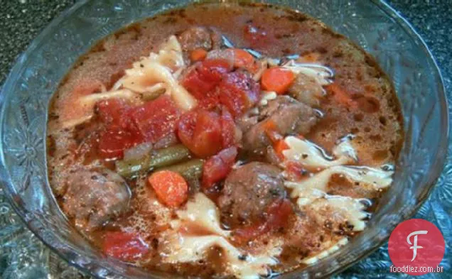 Sopa de macarrão e Salsicha