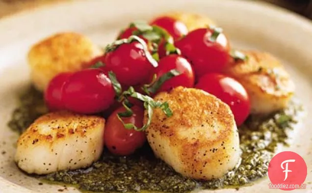 Vieiras assadas com tomate e Pesto