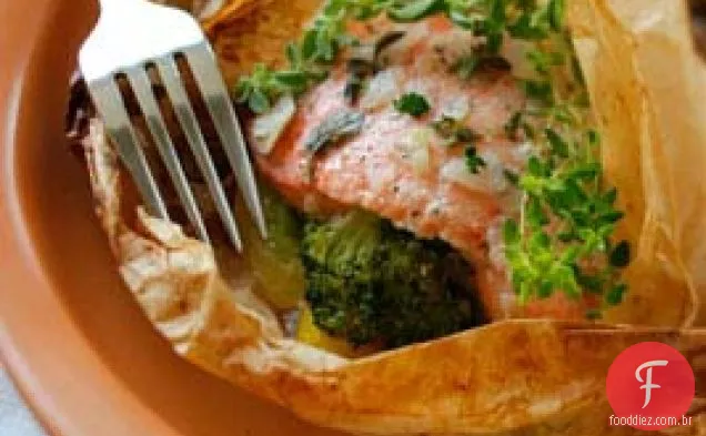 Pacotes De Peixe Assado Com Brócolis E Abóbora
