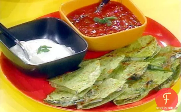 Quesadillas verdes grelhadas com Brie e ervas
