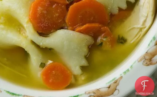 A Melhor, Mais Fácil, Sopa De Macarrão De Frango Mais Rápida De Todos Os Tempos
