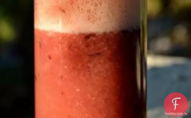 Suco de laranja, ameixa e uva de sangue