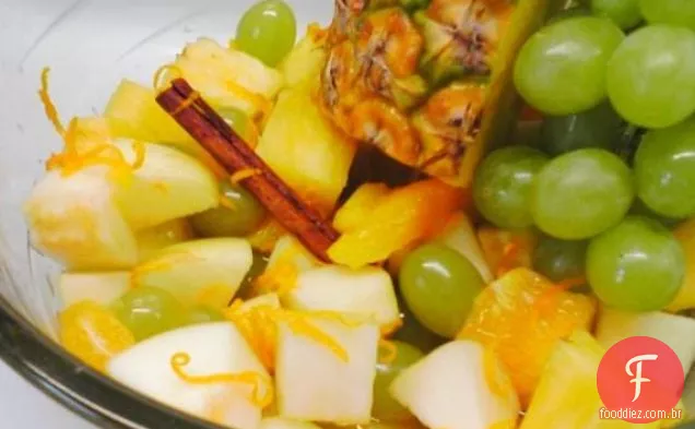 Salada de primavera com Gorgonzola e nozes